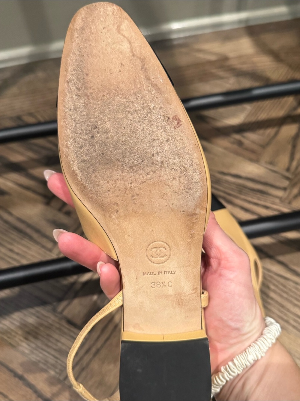 CHANEL Beige and Black Slingback Flats - Picture 6 of 9